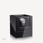 Accessoire de luxe : boîte à montres en bois et remontoir automatique