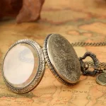 Montre à gousset multicolore pour un look unique