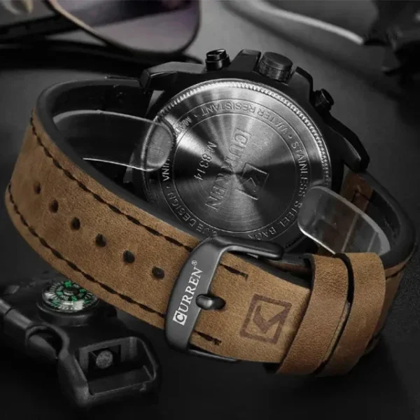Élégance militaire pour un look décontracté