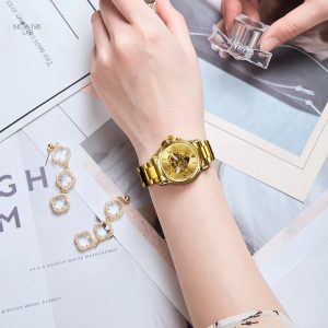 Accessoire féminin chic avec design squelette doré