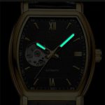 Style contemporain pour une montre automatique homme tonneau