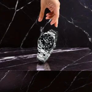 Montre plongée automatique avec bracelet en acier