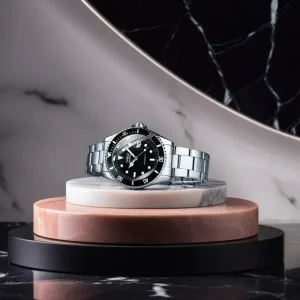 Montre homme automatique avec design aquatique
