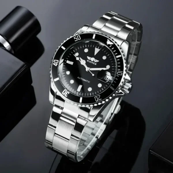Montre style plongée pour homme avec bracelet acier