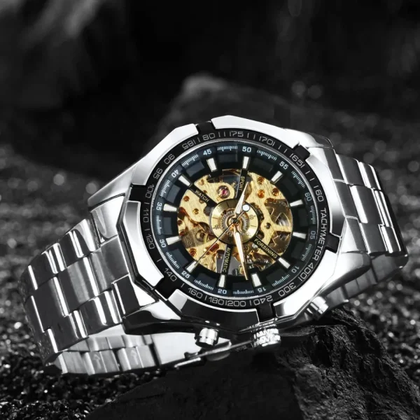 Design sportif de la montre automatique squelette