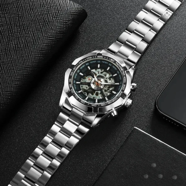 Style sportif de la montre squelette pour les hommes