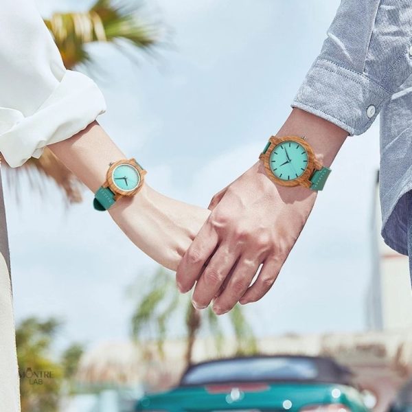 Accessoire en bois pour femme, design turquoise élégant