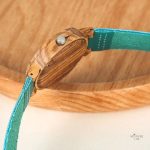 Montre femme en bois, style naturel et coloré