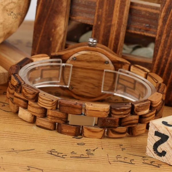 Montre en bois naturel pour un style unique