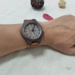 Accessoire en cuir et bois pour femme
