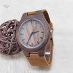 Style moderne avec montre en bois pour femme