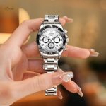 Accessoire mode femme : montre chronographe argentée