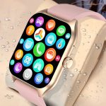 Montre avec grand écran doré, idéale pour femmes modernes