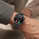 Montre homme avec assistant vocal et options de santé