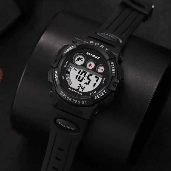 Montre enfant étanche et durable, idéale pour les aventures