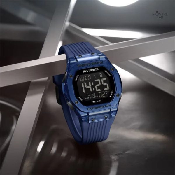 Accessoire tendance : montre digitale homme avec chronographe