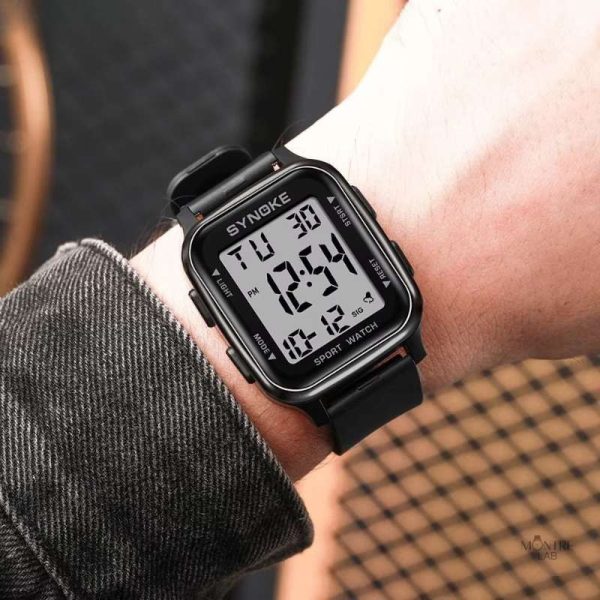 Chronomètre intégré dans une montre digitale pour homme