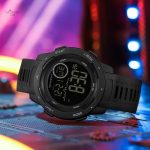 Montre digitale homme, style sportif et fonctionnel