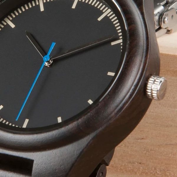 Montre élégante en bois au style minimaliste