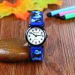 Design amusant pour enfants, montre quartz camouflage 3 ans