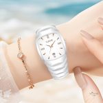 Montre quartz blanche chic pour un look sophistiqué