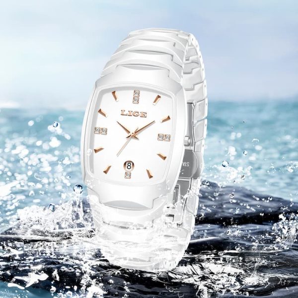 Style intemporel avec bracelet en acier pour femmes