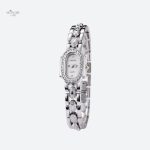 Accessoire féminin : montre quartz au design raffiné