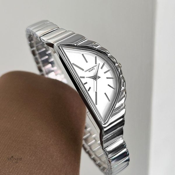 Montre femme en quartz, idéale pour toutes occasions