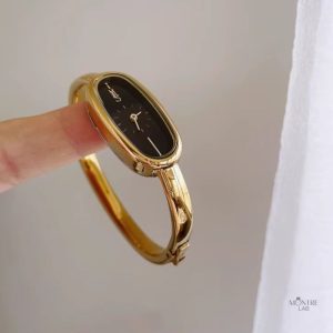 Accessoire chic pour femme, cadran noir