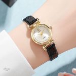 Montre femme avec bracelet en cuir croco