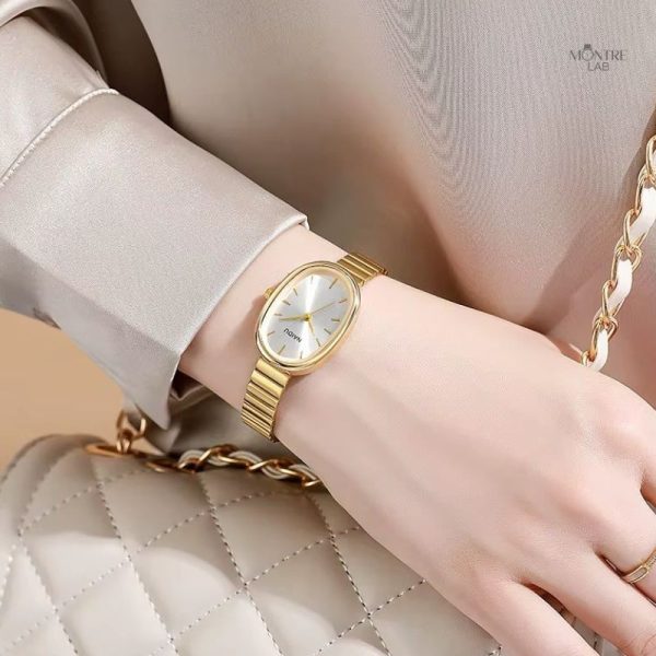Montre Ovale Minimaliste pour un look élégant