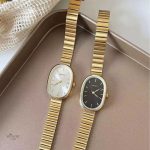 Accessoire féminin : Montre Dorée avec bracelet large
