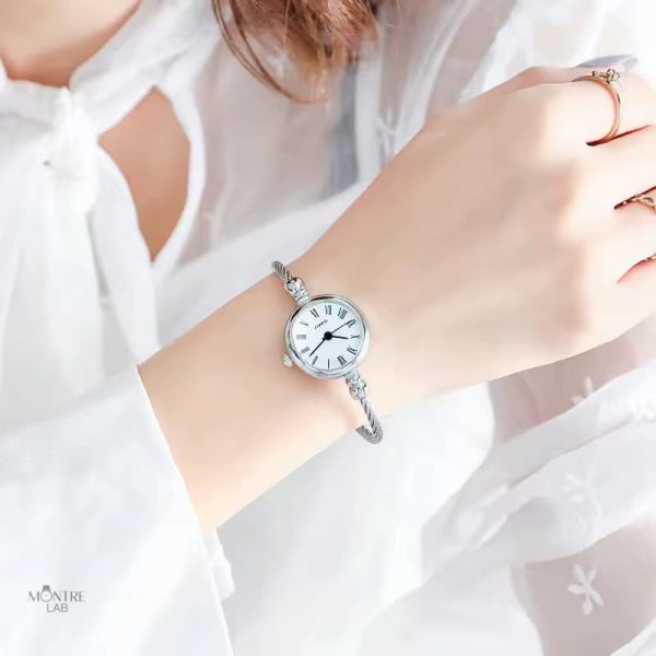 Montre femme en acier, look intemporel et chic