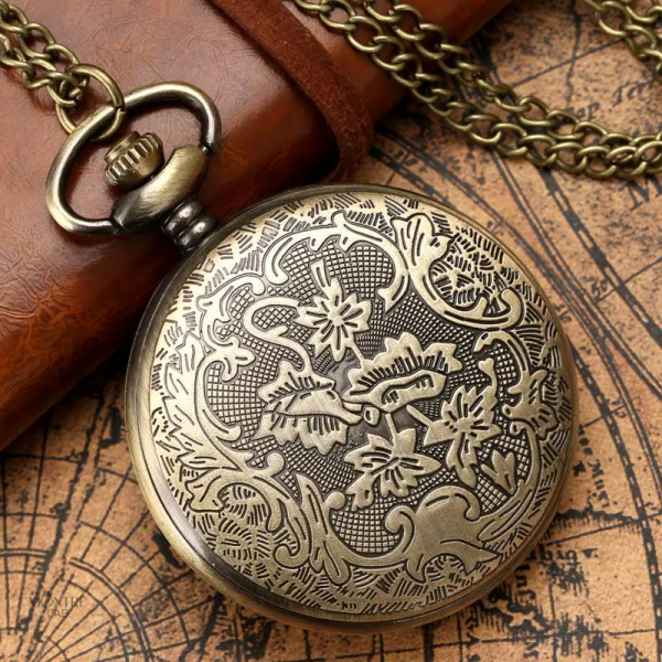 Montre à gousset féminine avec accents colorés