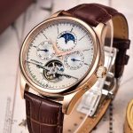 Montre automatique avec tourbillon et affichage de la lune