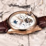 Montre homme au design sophistiqué avec tourbillon visible