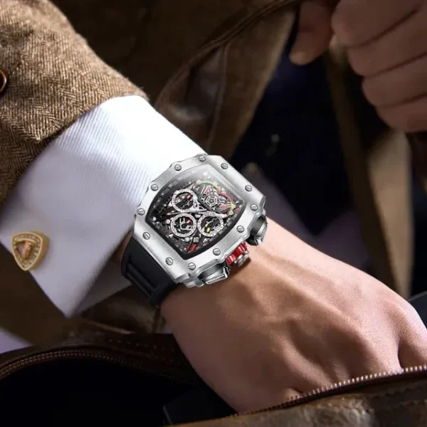 Montre tonneau homme, accessoire intemporel