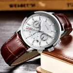Style militaire : montre homme en cuir avec chronographe