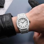 Montre quartz élégante, idéale pour un style minimaliste