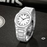 Style épuré et contemporain pour une montre homme quartz