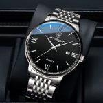 Montre de luxe au style minimaliste et sobre