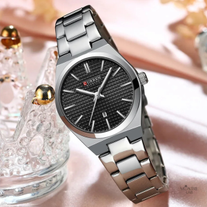 Accessoire de mode : Montre Luxe Femme raffinée