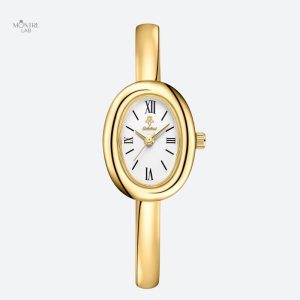 Accessoire de mode : montre dorée pour femme