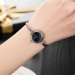 Bijou horloger pour femme au style contemporain