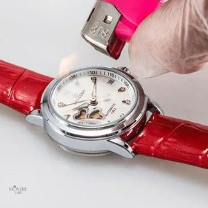 Montre femme cuir mécanique raffinée