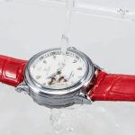 Accessoire mode femme : montre mécanique en cuir