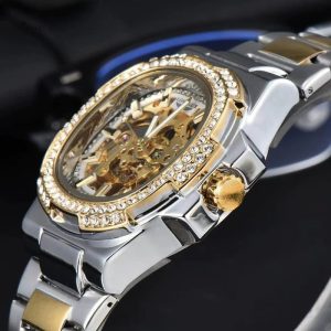 Accessoire horloger homme, montre mécanique squelette