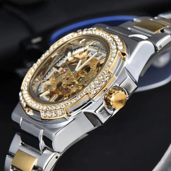 Accessoire horloger homme, montre mécanique squelette