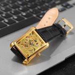 Style moderne avec montre mécanique carrée pour homme