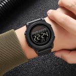 Design moderne de montre solaire chronographe pour homme